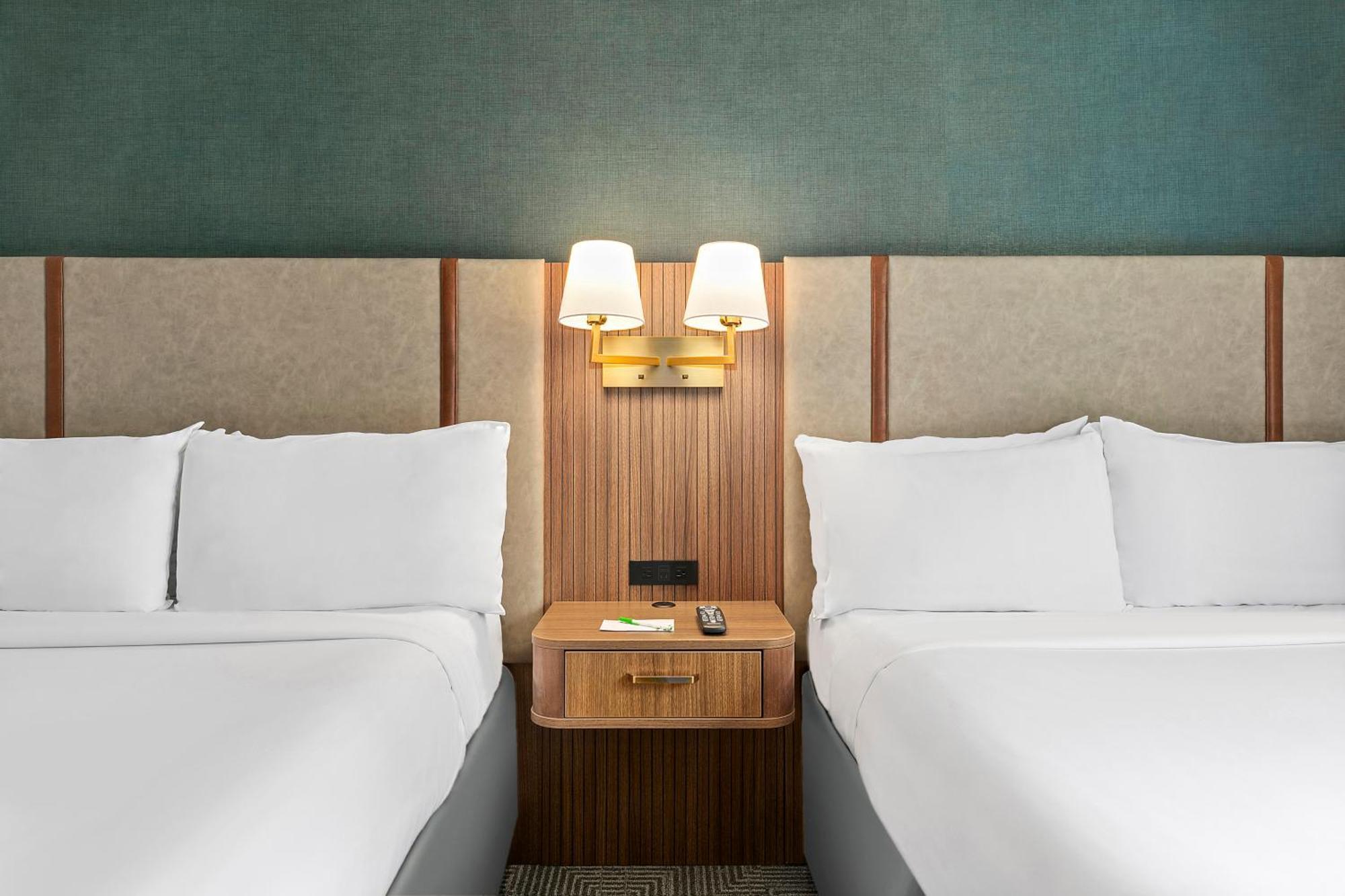 Holiday Inn Manhattan 6Th Ave - Chelsea By Ihg New York Exterior photo